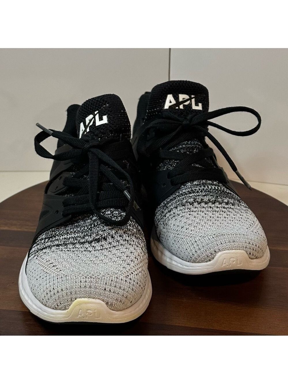 APL Ascend Propelium Running Shoe Black & Gray Size 8